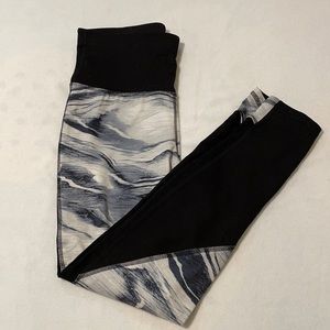 Xersion Athletic Leggings, Black and White
